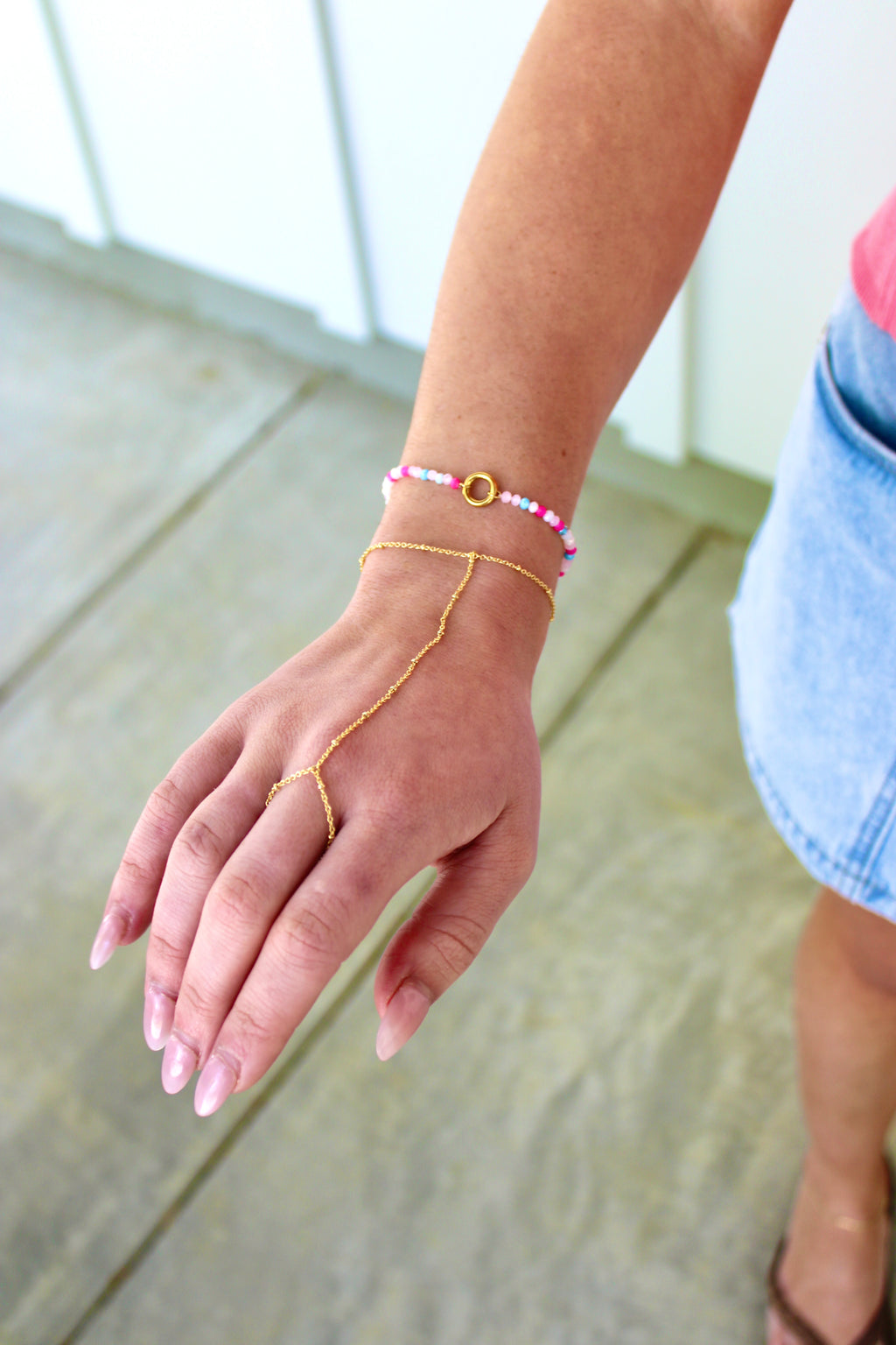 Charming Hand Chain: Gold