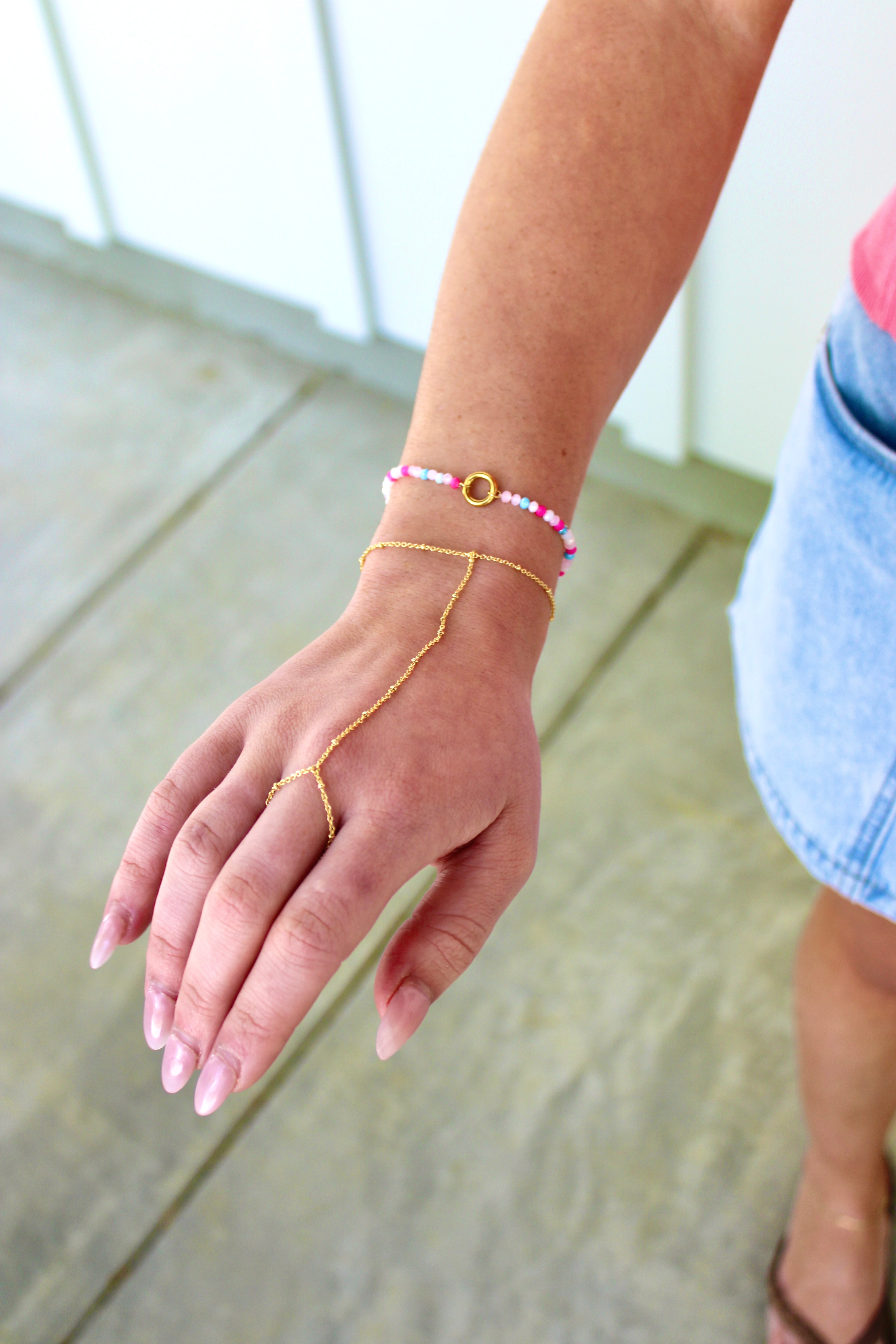 Charming Hand Chain: Gold