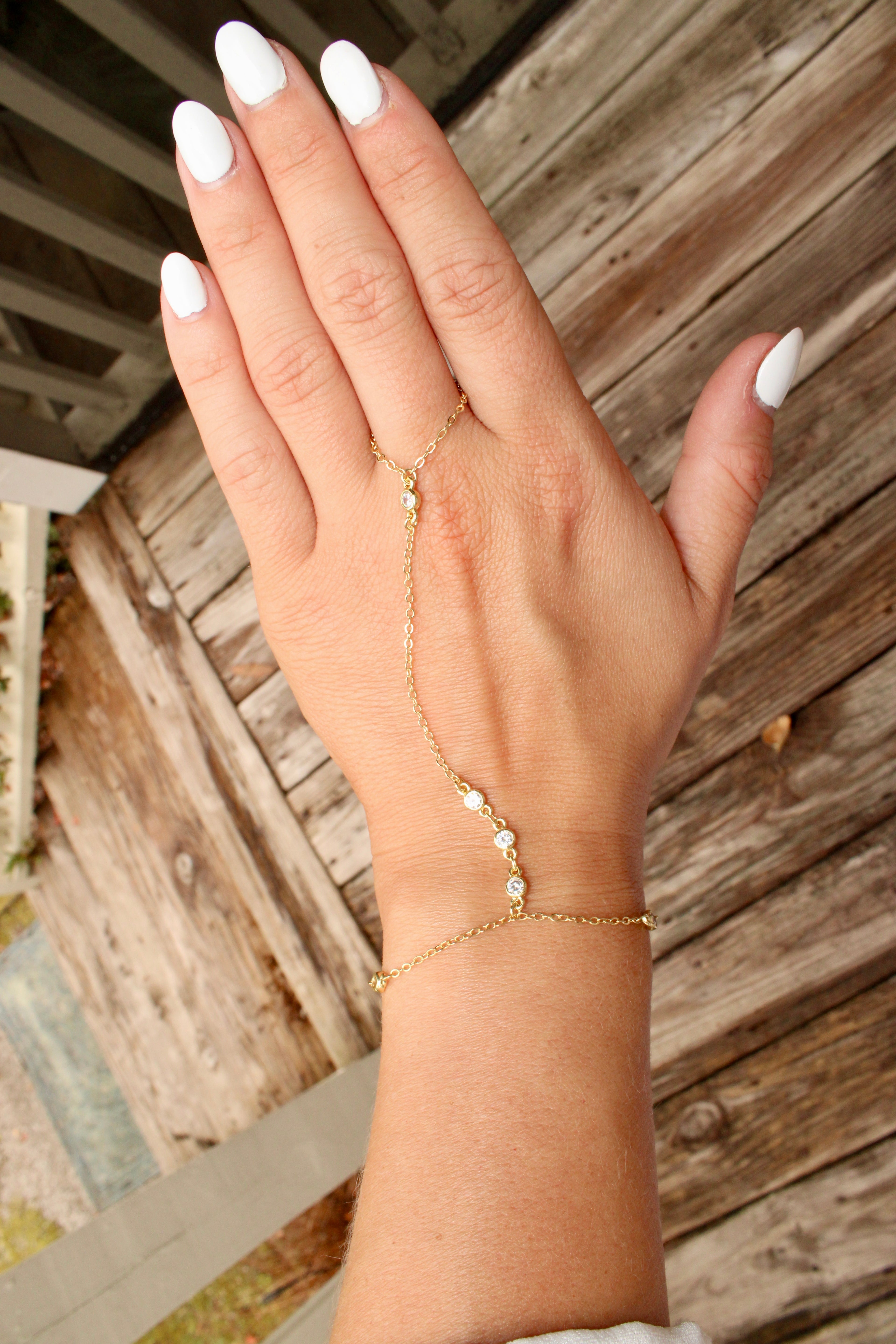 Charming Hand Chain: Gold