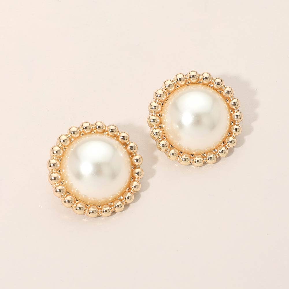 Rim Pearl Stud Earrings: Gold