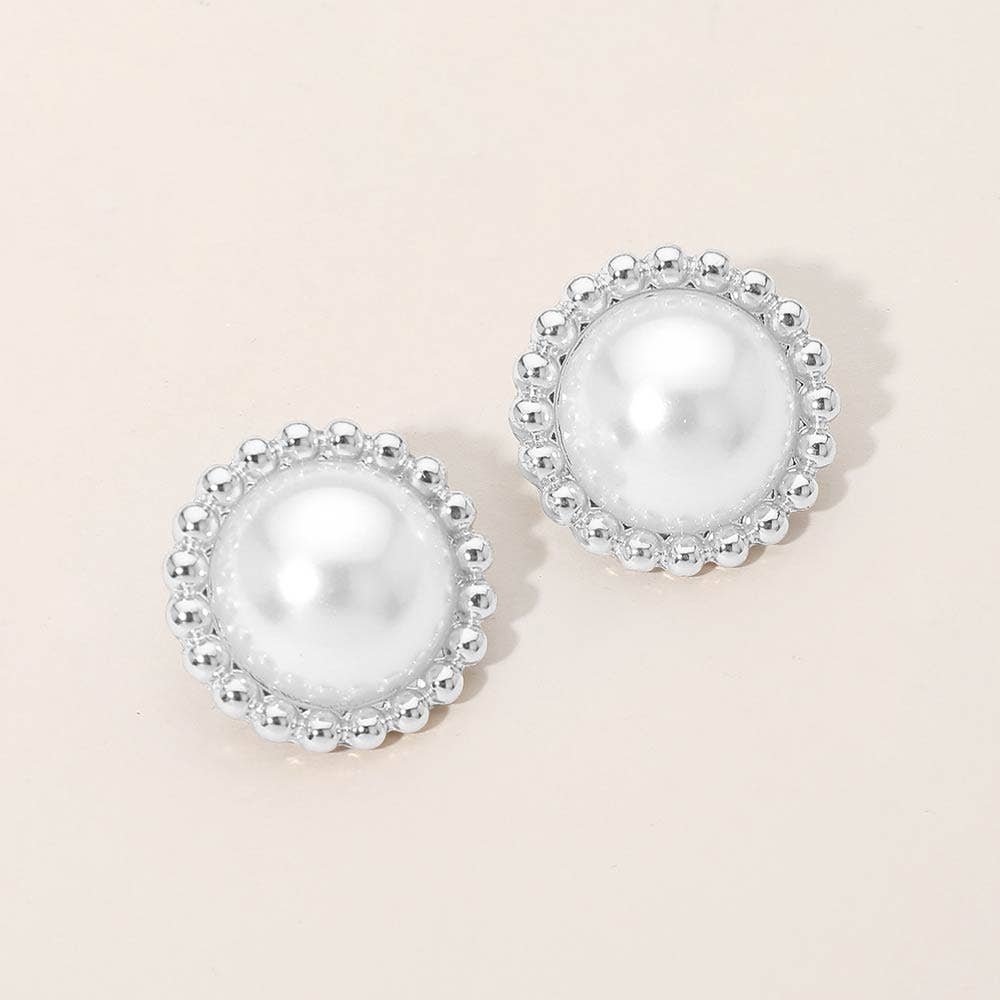 Rim Pearl Stud Earrings: Silver